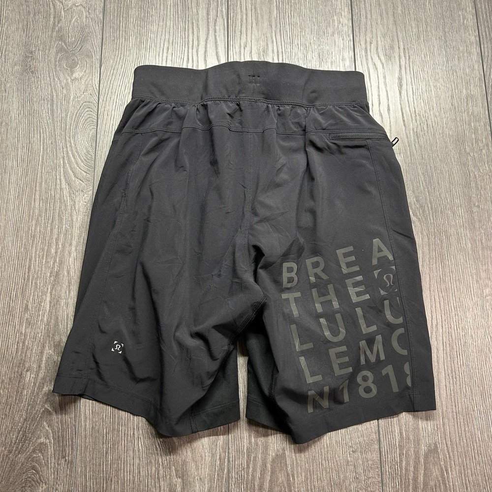Lululemon Mens Black Small 7 Inch Inseam Breathe Graphic Training Shorts